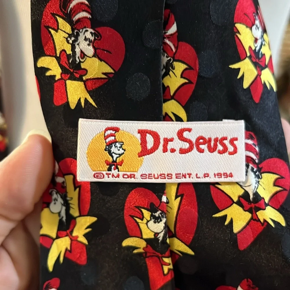 DR. SEUSS VINTAGE 90’s CAT IN THE HAT SILK TIE BLACK RED WHITE YELLOW